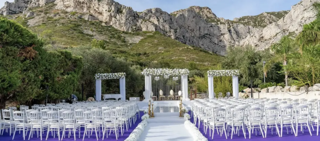 Le domaine des Calanques<div style="font-size:16px;color:#666;margin-top:5px;">📍 Marseille</div>